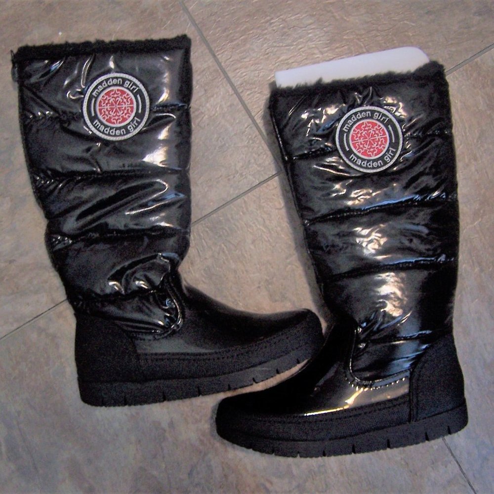 New Madden Girl Iggloo Women's Puffer Boots Size 8